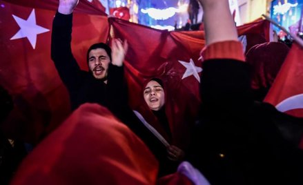 Tureckie referendum niepokoi rządy