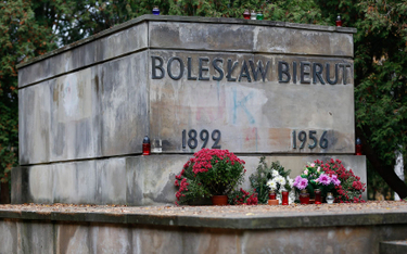Powązki Wojskowe, grób Bolesława Bieruta