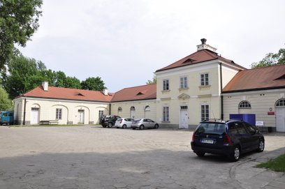 8 sierpnia muzeum proponuje oprowadzanie po Stajniach Kubickiego