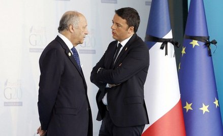 Premier Włoch Matteo Renzi (po prawej)