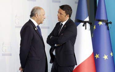Premier Włoch Matteo Renzi (po prawej)