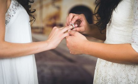 Prawie połowa Polaków mówi "nie" legalizacji homozwiązków