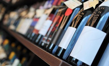 Wino uderza Polakom do głowy, nie tylko najtańsze