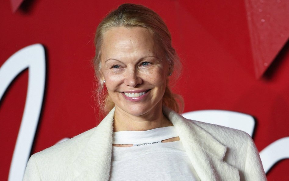 Pamela Anderson w przeszłości słynęła z zamiłowania do mocnego makijażu.