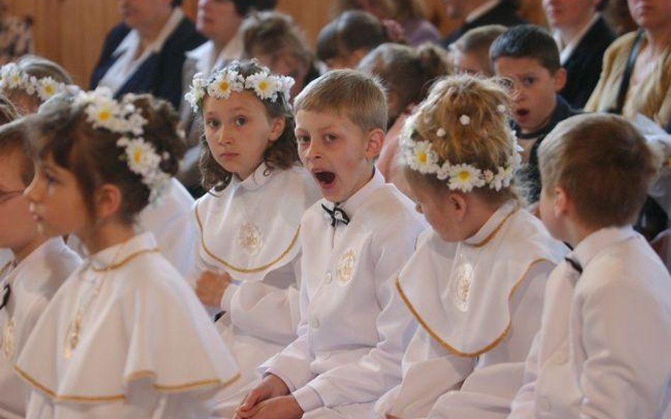 Rodzice pociech obdarowanych prezentami komunijnymi powinni zainteresować się ich wartością