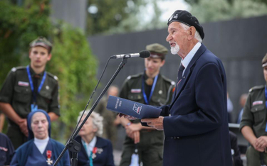 Prof. Leszek Żukowski, prezes Światowego Związku Żołnierzy AK podczas poniedziałkowych uroczystości
