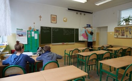 Nauczyciele skarżą się, że praktycznie w czerwcu i we wrześniu nie są w stanie prowadzić normalnie l
