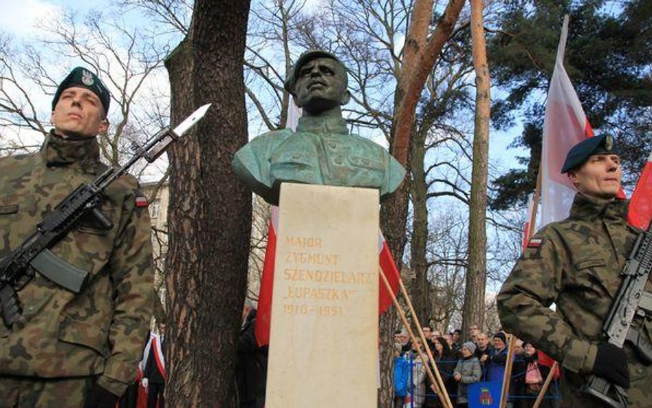 Bronią "Łupaszki" przed Tomaszem Lisem