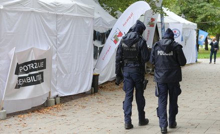 Samobójstwo w "białym miasteczku". Media: Mężczyzna zostawił list