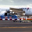 Dreamliner linii Latam na lotnisku Auckland w Nowej Zelandii