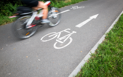Wiele miast rozbudowuje sieć tras rowerowych