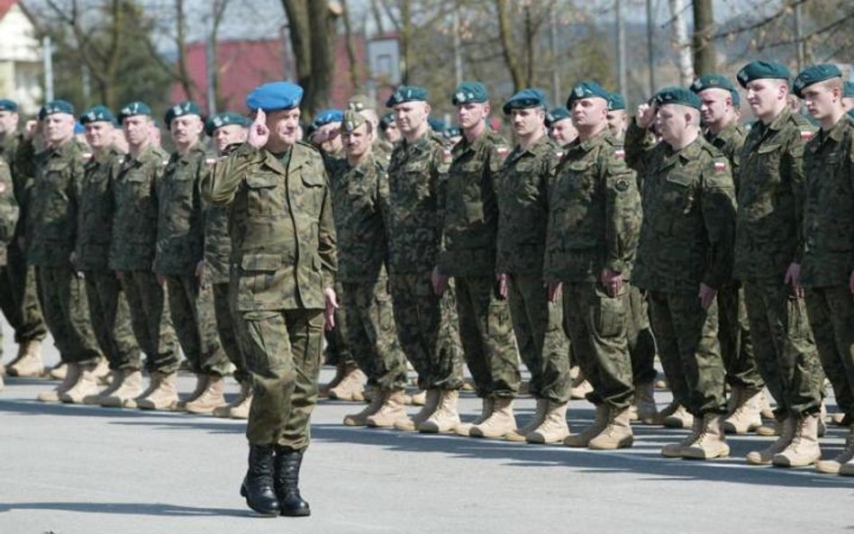 Z wojska prosto po zasiłek