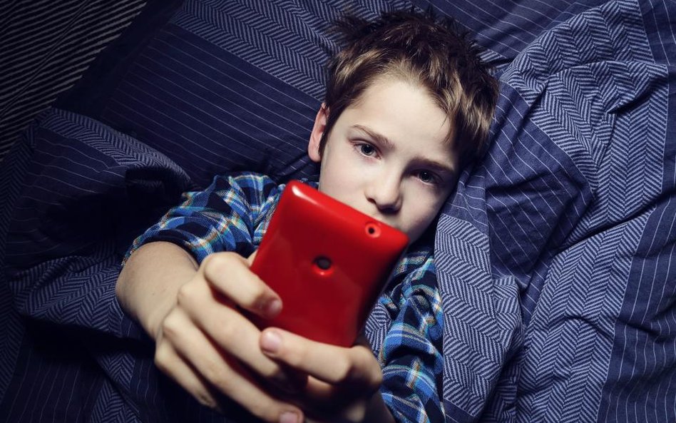 Telefon Zaufania dla Dzieci i Młodzieży 116 111 – teraz także nocą