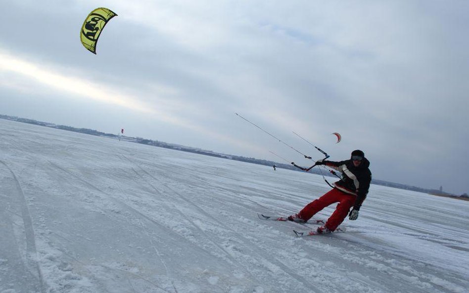 Snowkiting