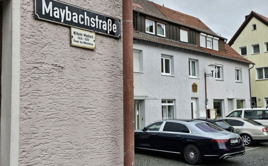 W wielu miejscach można natknąć się na ślady działalności Maybacha. Pod tym adresem przez jakiś czas