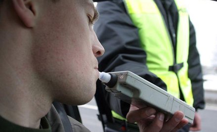 Kierowcy świadomie ryzykują jazdę po kieliszku
