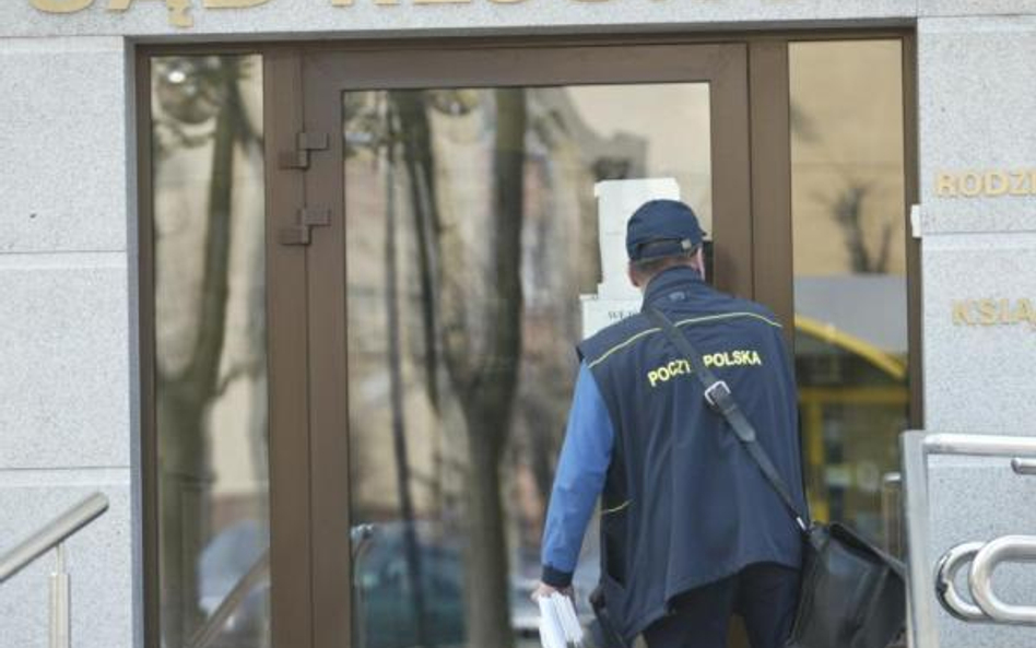 Państwowe listy przyniesie tylko listonosz Poczty?