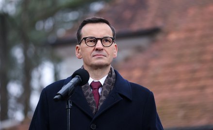 Premier Mateusz Morawiecki podczas wizyty w muzeum Józefa Piłsudskiego w Sulejówku