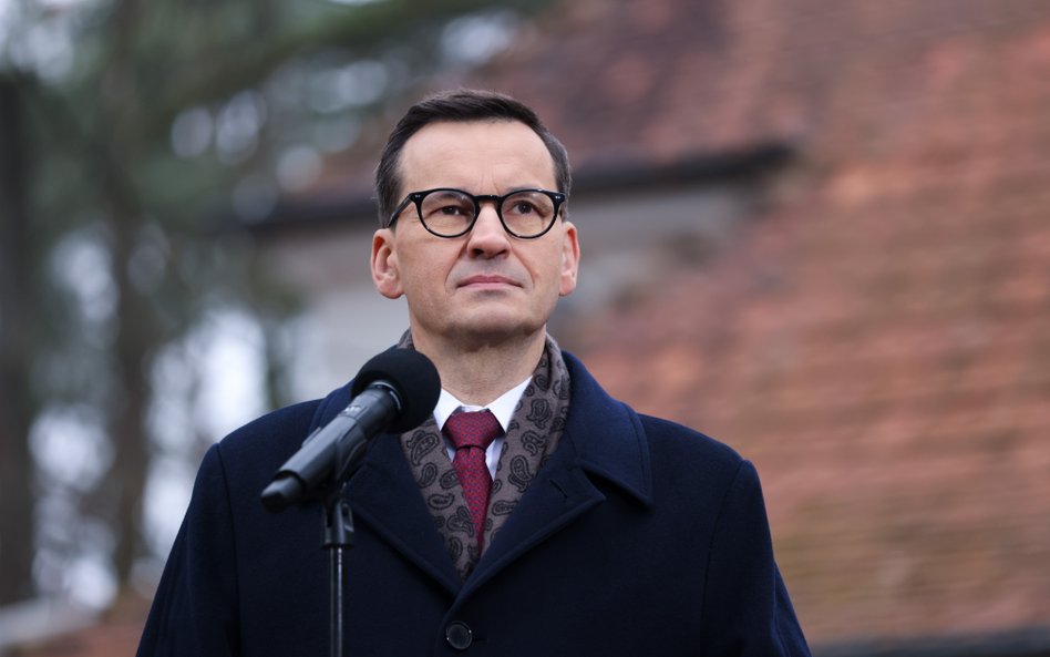 Premier Mateusz Morawiecki podczas wizyty w muzeum Józefa Piłsudskiego w Sulejówku