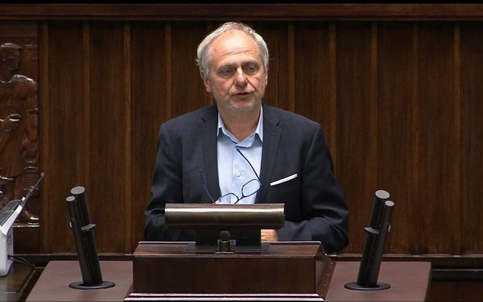 Projekt ustawy referował w imieniu rządu wiceminister finansów i gospodarki Jarosław Neneman
