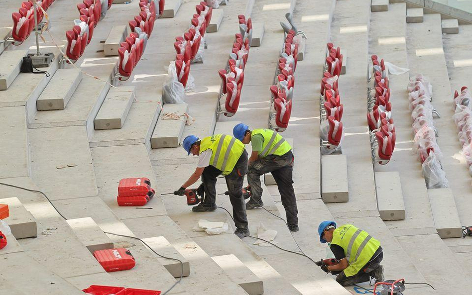 Kłopoty z wypłatą dla podwyko - nawców miały się skończyć po podpisaniu ugody na początku kwietnia