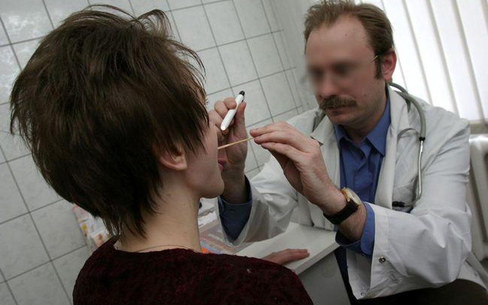 Po skontrolowaniu 36,8 tys. ubezpieczonych pod kątem prawidłowości wykorzystania L4 pozbawiono prawa