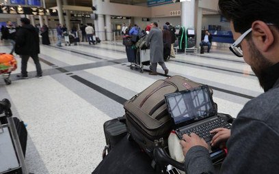 Dubaj i Stambuł bez zakazu laptopów w kabinie