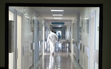 Szpitale zaciskają pasa kosztem pensji pracowników