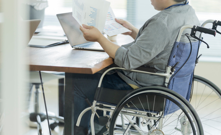 Więcej pieniędzy dla firm z PFRON. Rząd podniesie dofinansowania niepełnosprawnych pracowników
