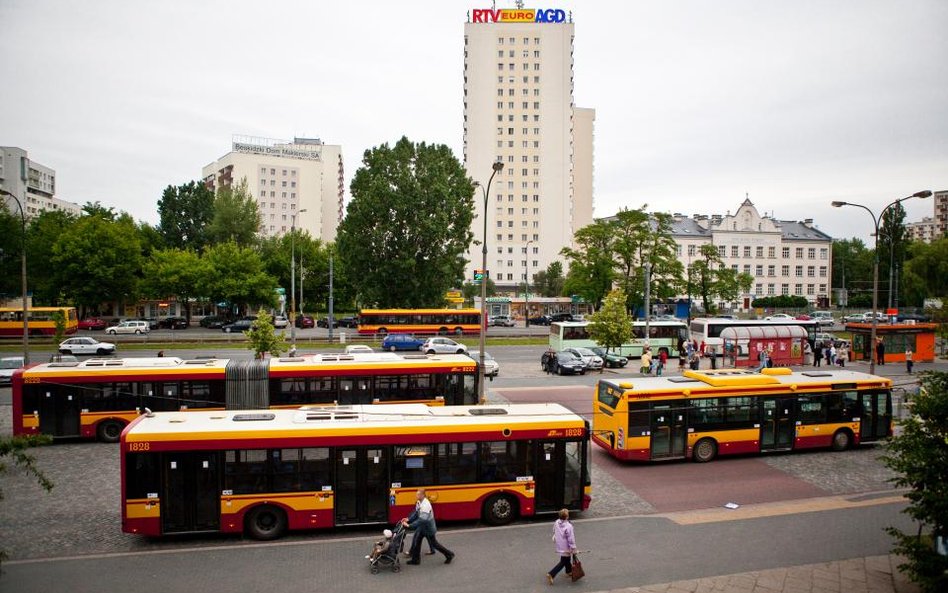 Wydatki na komunikację miejską w samorządach