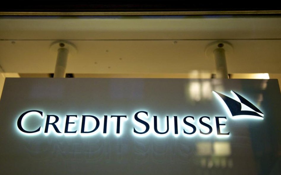 Credit Suisse ogranicza bonusy