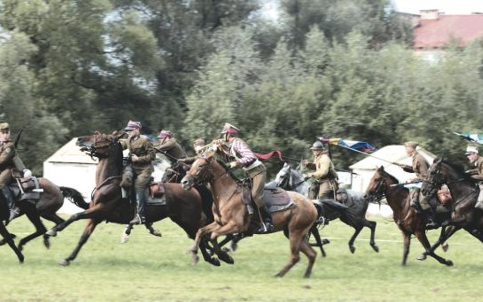 Rekonstrukcja Bitwy Warszawskiej 1920 r. Szarża kawalerii pod Ossowem