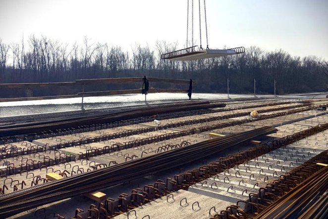 Zgodnie z harmonogramem, pod koniec marca nastąpi betonowanie płyty ustroju nośnego.