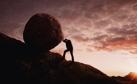 Polacy są rozczarowani pracą. Boli ich, że jest nieprzydatna społecznie, pozbawiona sensu i jałowa