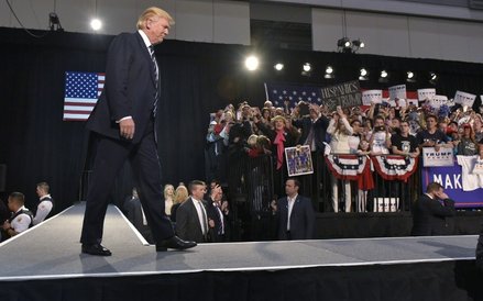 Po rozwodzie z pierwszą żoną, Donald Trump zostawił jej 20 mln dolarów.