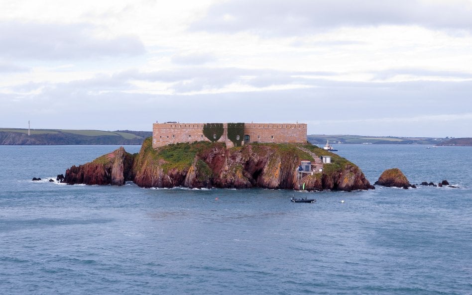 Thorne Island z kompleksem fortecznym z XIX wieku może być Twoja