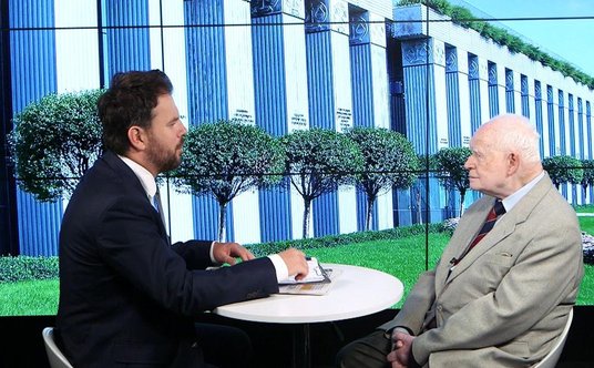 - Minister sprawiedliwości będzie pełnił takie funkcje, jak w Polsce Ludowej - ocenił prof. Strzembo