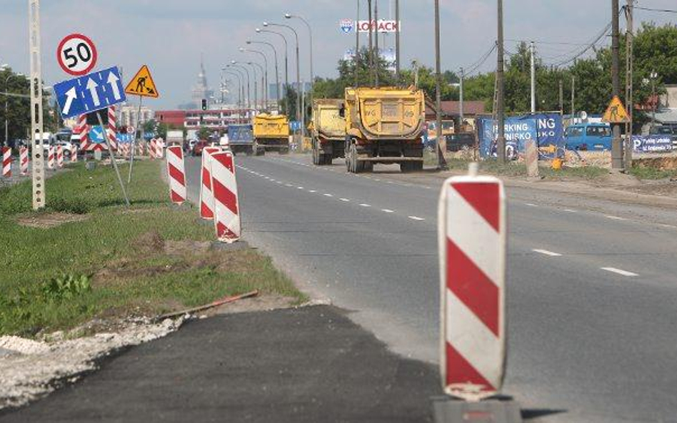 Pieniądze na obwodnicę Warszawy przesunięto z innych dróg