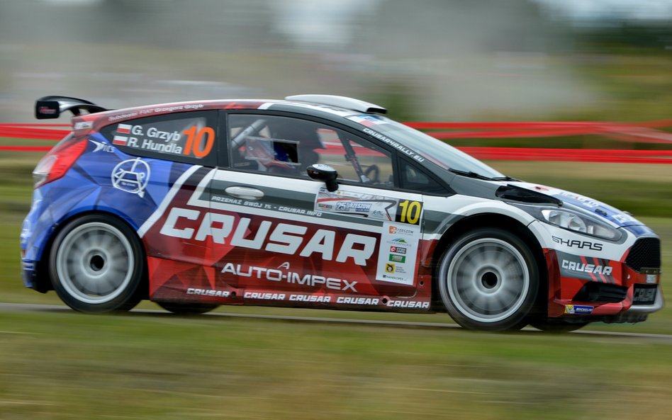 Grzegorz Grzyb i Robert Hundla w Fordzie Fiesta R5