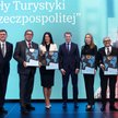 Uroczystość wręczenia Orłów Turystyki „Rzeczpospolitej” odbyła sie w Krakowie. Od lewej: Filip Frydr