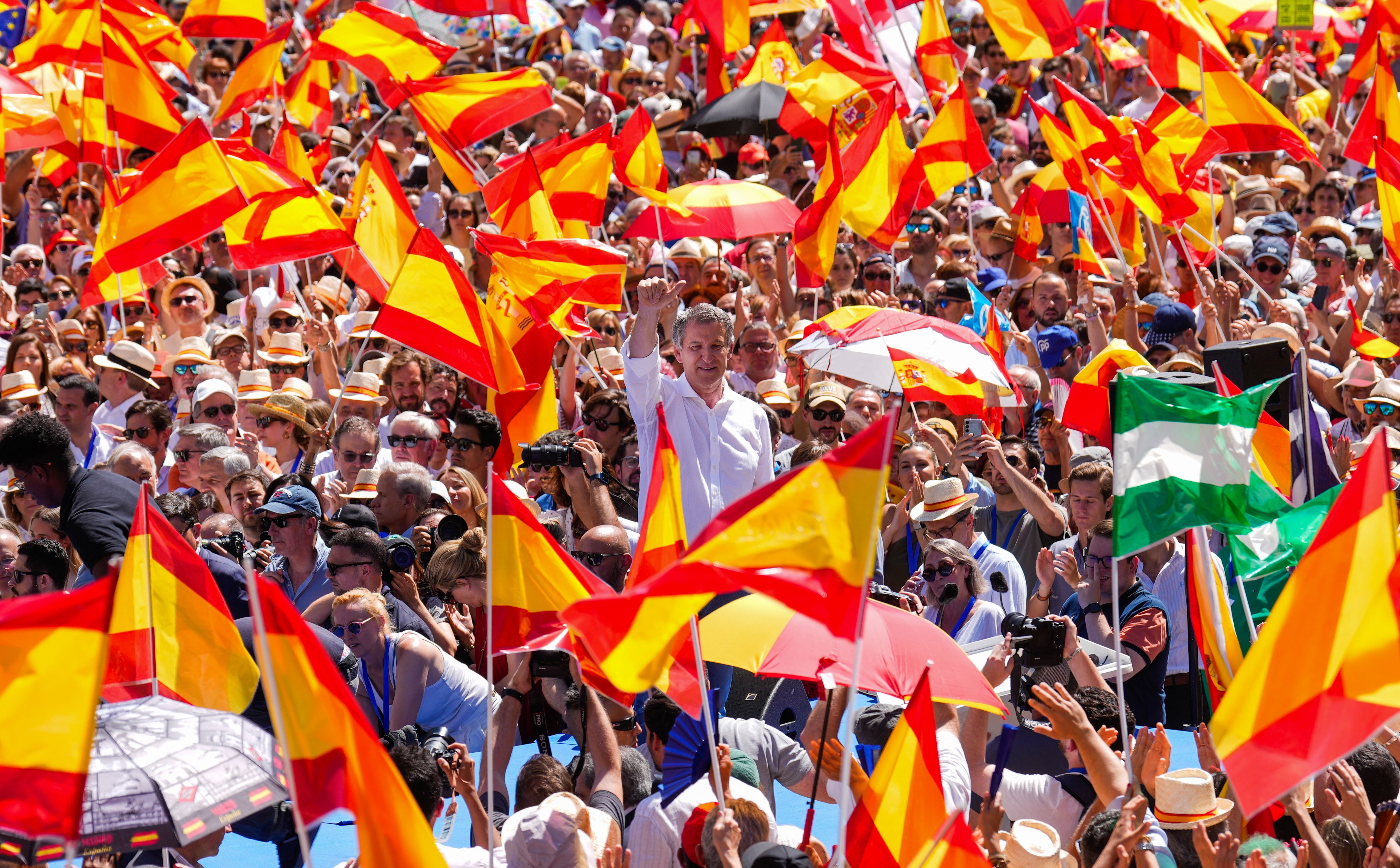 Hiszpania. Tłumy w Madrycie przeciwko rządowi Pedro Sáncheza