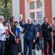 Prof. Lech Majewski wręcza Natalii Bugaj Złoty Medal podczas otwarcia 29. Międzynarodowe Biennale Pl