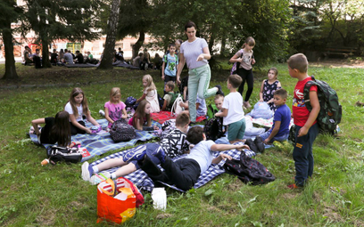 Lekcja pod chmurką uczniów szkoły podstawowej w Gorzowie Wielkopolskim, 20 września