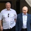 Łukaszenko i Putin podczas ostatniego spotkania w rezydencji rosyjskiego prezydenta w Soczi, czerwie