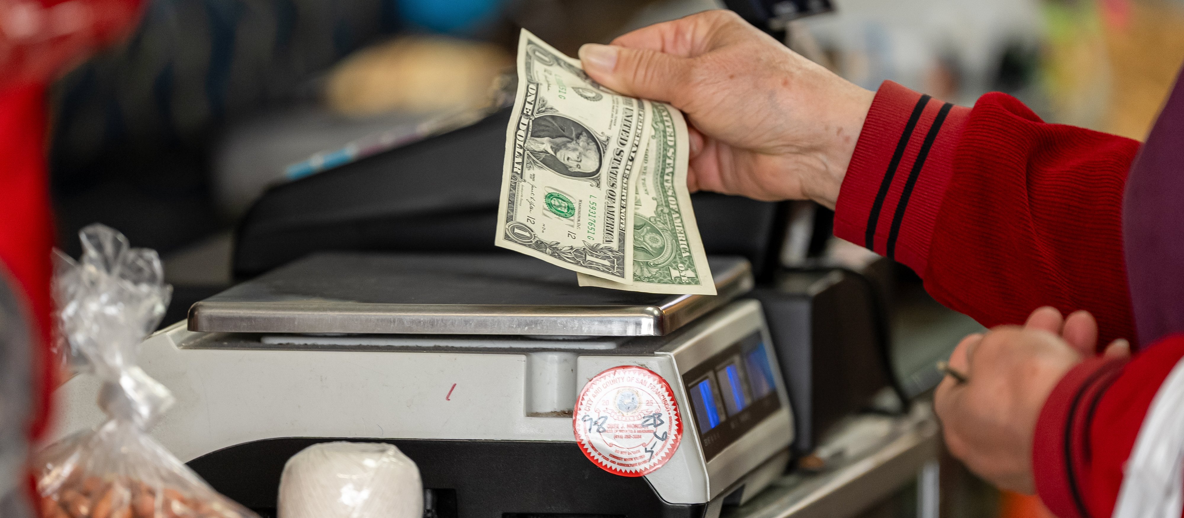Sprzedaż detaliczna w USA niespodziewanie spadła w lipcu