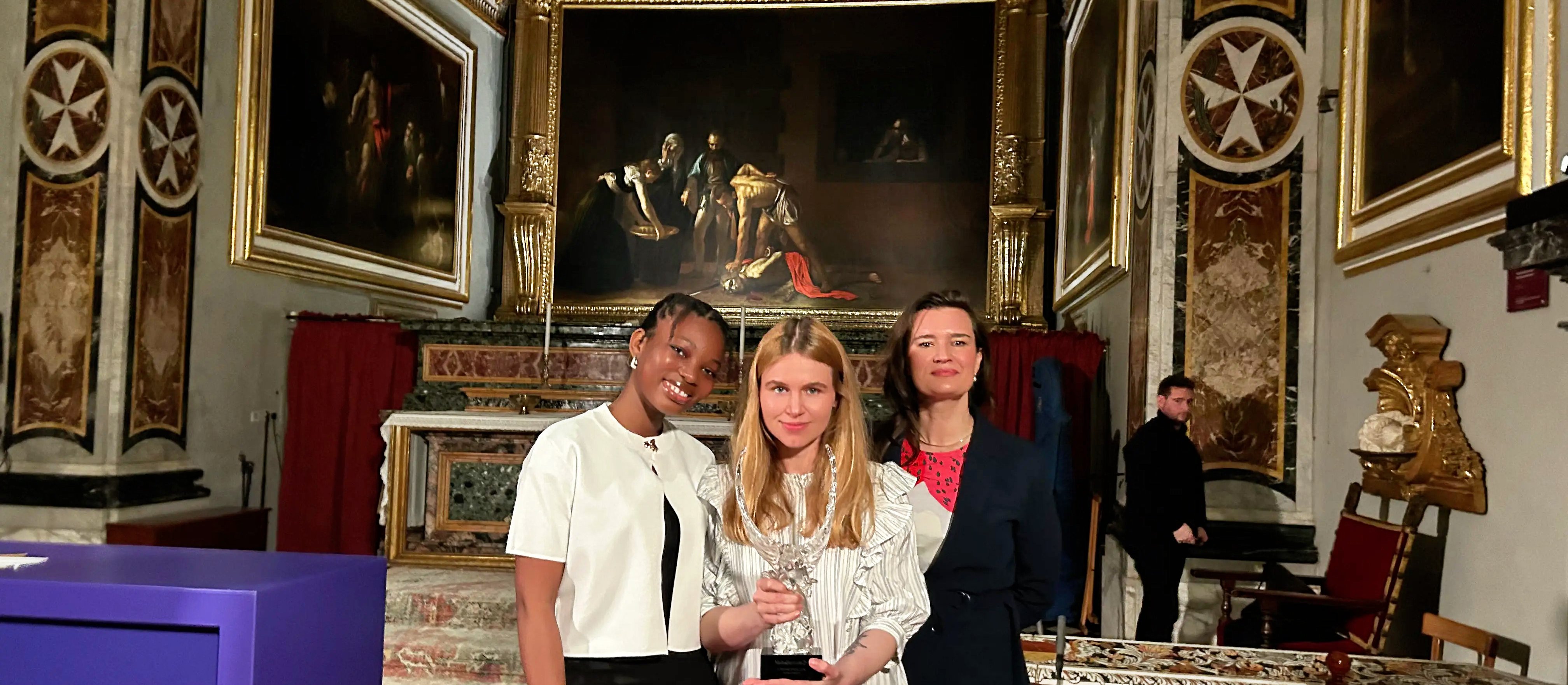 Pawilon OmenaArt Foundation najlepszy na Malta Biennale. Gala na tle Caravaggia