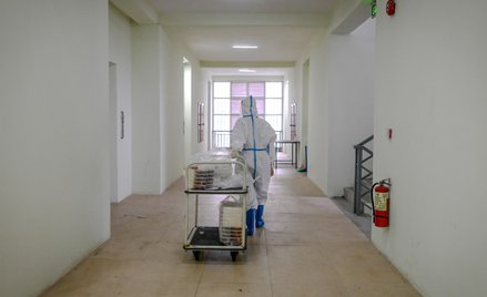 Epidemia w Polsce: Ponad 300 nowych przypadków koronawirusa. Zmarło 6 osób