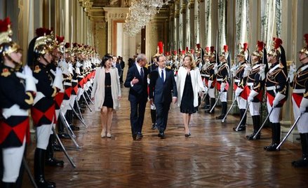 Władza w rękach Hollande'a