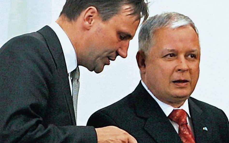Sikorski: prezydent straszy Trybunałem