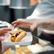 Czy IKEA rezygnuje z hot-dogów? Firma odpowiada